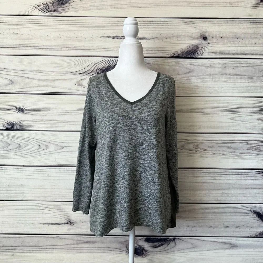 Eddie Bauer Heather Green V Neck Long Sleeve Top